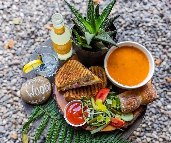 Buitenplaats Beekhuizen * Velp (Gelderland)