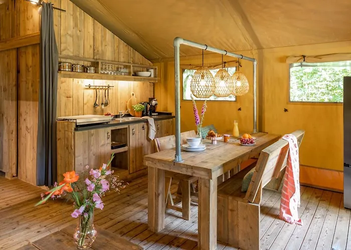 Buitenplaats Beekhuizen * Velp (Gelderland)