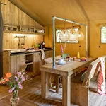 Buitenplaats Beekhuizen * Velp (Gelderland)